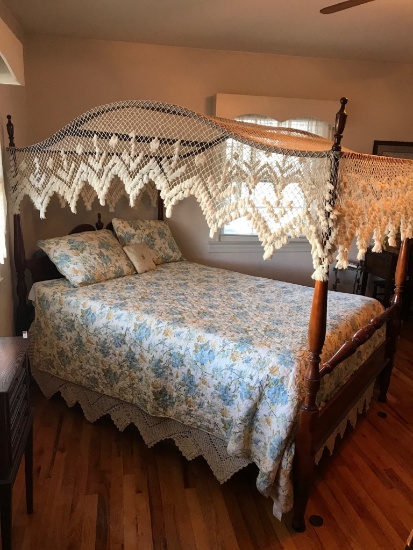 Gorgeous Vintage Canopy Bed w/Linens, Canopy top & Crocheted Dust Ruffle