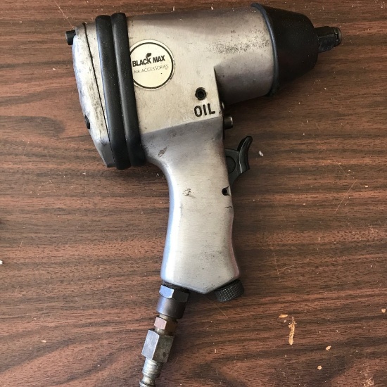 Black Max ½" Air Impact Wrench