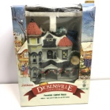 Dickensville Collectables Porcelain Lighted House in Box