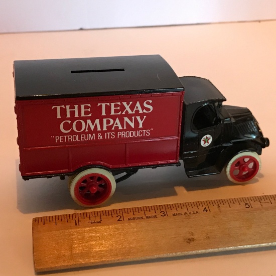 ERTL Replica Mack 1925 Bull Dog Die Cast Truck Bank w/Key