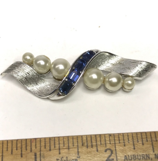 Vintage Silver Tone Signed "Lisner" Brooch with Faux Pearls & Blue Rhinestones