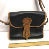 Nice Dooney & Bourke Leather Purse