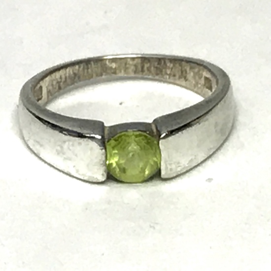 Sterling Silver Ring with Light Green Stone Size 5.75