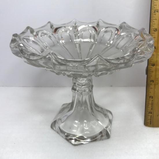 Vintage Glass Pedestal Bowl w/Scalloped Edge