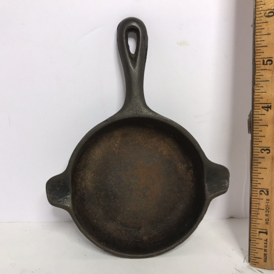 Vintage Cast iron Wagner Ware Frying Pan Ashtray