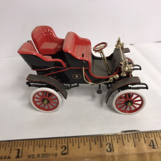 1903 Cadillac Roundabout Die-Cast