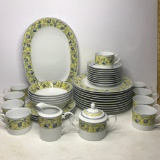 38 Pc. Noritake Fine Porcelain Impromptu Dinnerware Set