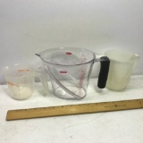 Lot of Plastic Measuring Cups