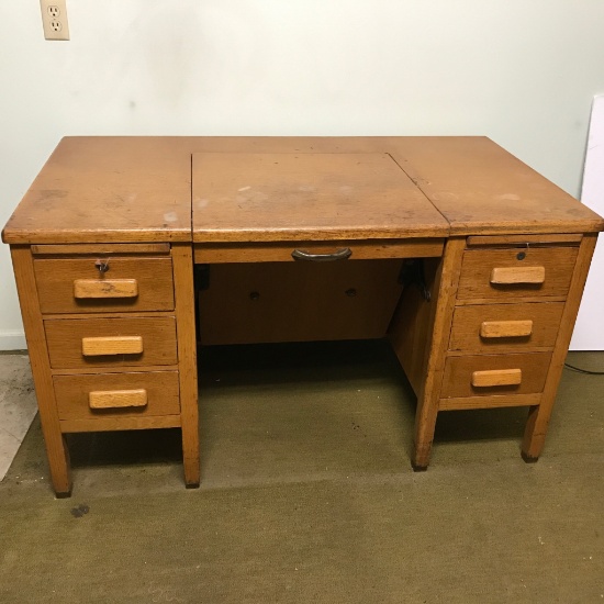Vintage Oak Teacher's Desk w/Hidden Typewriter & 6 Drawers