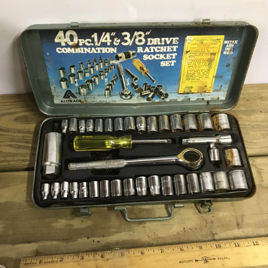 39 Pc. 1/4" & 3/8" Drive Ratchet Socket Set