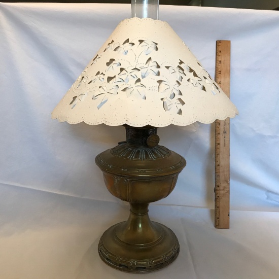 Antique Aladdin Model No. 7 Oil Lamp w/Brass Base