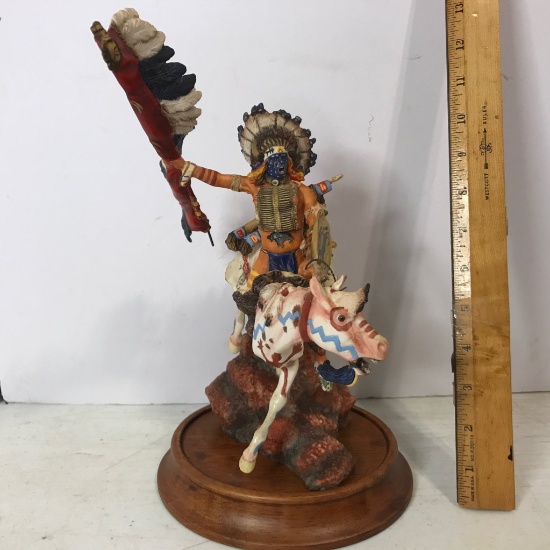 Fine Porcelain Hand Painted "War Cry of the Sioux" by the Franklin Mint Collectible Figurine