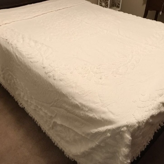 106” x 91” Chenille Bedspread