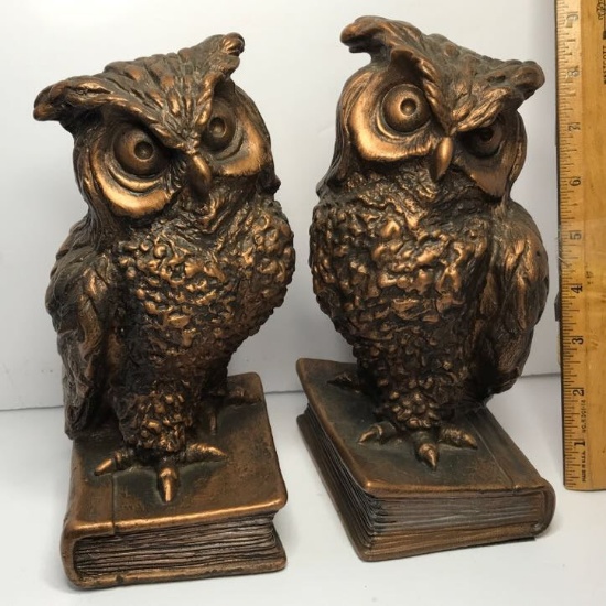 Pair of Vintage Heavy Molded Resin Owl Bookends