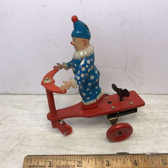 Tin Clown Wind-up Collector’s Toy