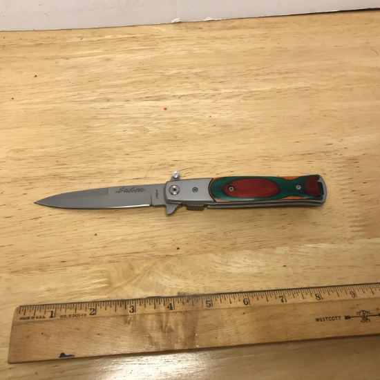 Pocket Knife with Multi-Colored Grips