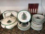 34 Pc Spode England Christmas Tree Dining Set with Lenox Spreading Knives
