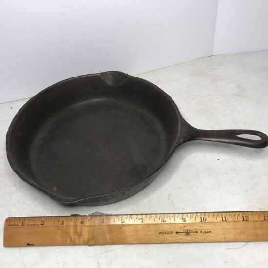 Vintage Wagner Cast Iron 10” Frying Pan