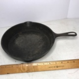 Vintage Wagner Cast Iron 10” Frying Pan