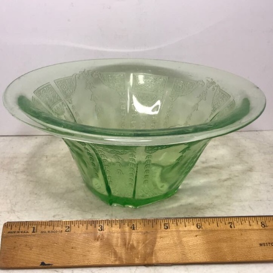 Large Vintage Vaseline/Uranium Glass Serving Bowl