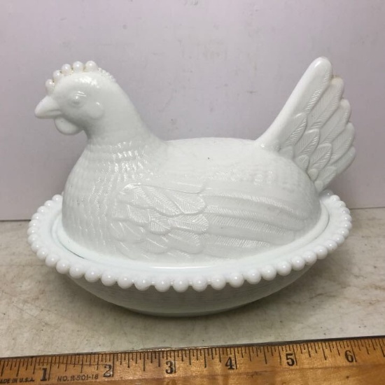 Vintage Milk Glass Hen on A Nest