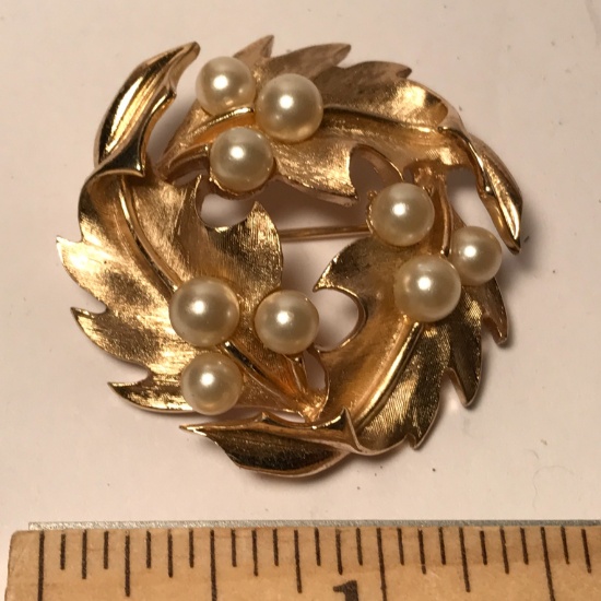 Vintage Signed Trifari Gold Tone Wreath Brooch with Faux Pearls