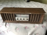 Vintage Electronics Corporation Am/FM Radio