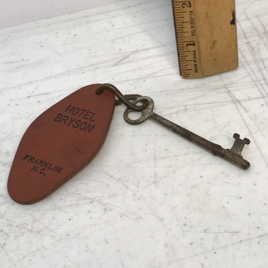 Old Skeleton Key on “Hotel Bryson” Keychain Holder