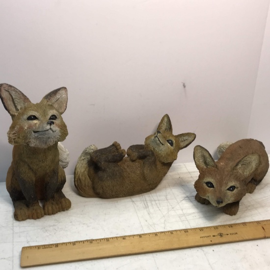 Adorable Set of 3 Molded Resin Fox Statues