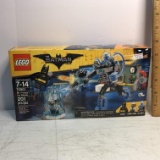 LEGO The Batman Movie Set “Mr Freeze Ice Attack 201 Pc - New in Box
