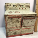 Vintage Wolverine Tin Toy Oven