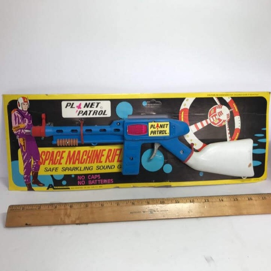 Vintage ARCO Space Machine Rifle with Safe Sparkling Sound on Original Card-works