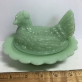 Pretty Jadeite Glass Hen on a Nest