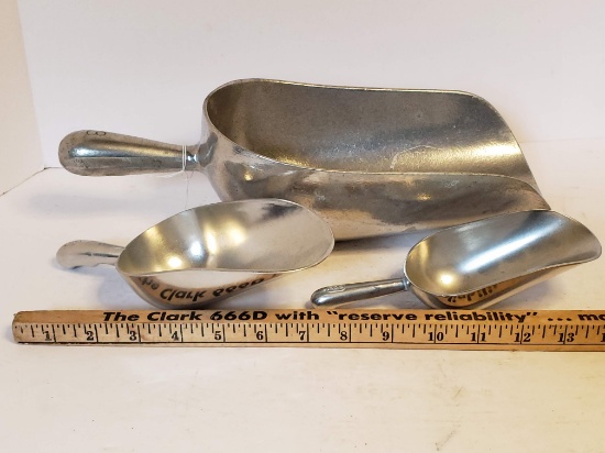 Lot of Metal Scoops - Made in Taiwan