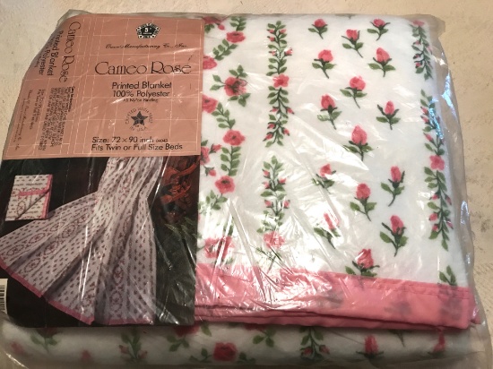 Vintage Cameo Rose Printed Blanket Fits Twin or Full 72” x 90”  - Still Sealed in original Plastic