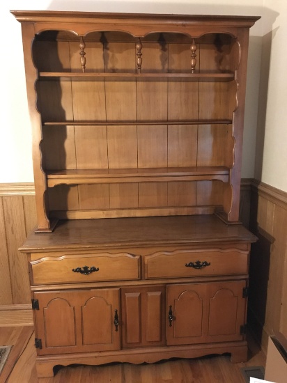 2 pc Vintage Maple 2 Drawer Hutch