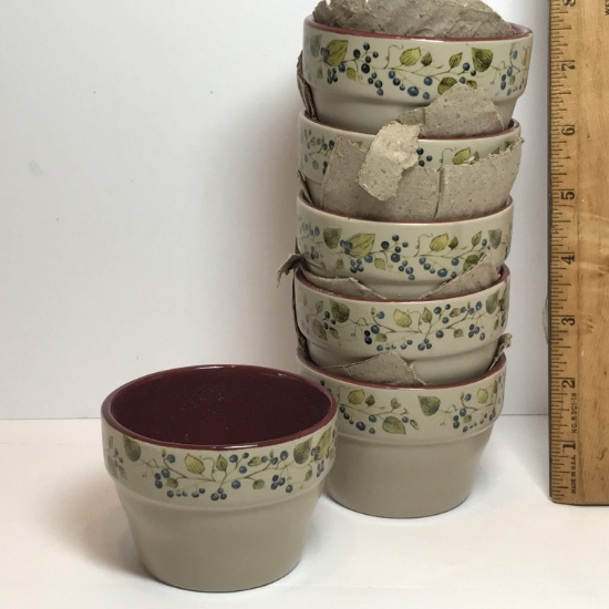 Set of 6 Ceramic Muffin Pots with Blue Berry Design