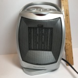 Feature Comforts Oscillating Fan Heater Model SH-DH-15-TO