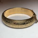 Beautiful Vintage Ornately Etched Gold Plated Hinged Bracelet