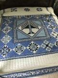 IMPRESSIVE Hand Made King Sized Amish Quilt in Beautiful Blue Tones - LOOKS NEW