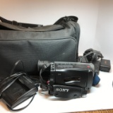 Sony Video 8 Handycam CCD-TRV11 NTSC with Accessories & Carrying Case