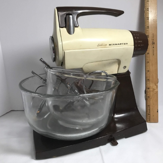 Vintage Sunbeam Mixmaster Mixer with Bears & 2 Bowls