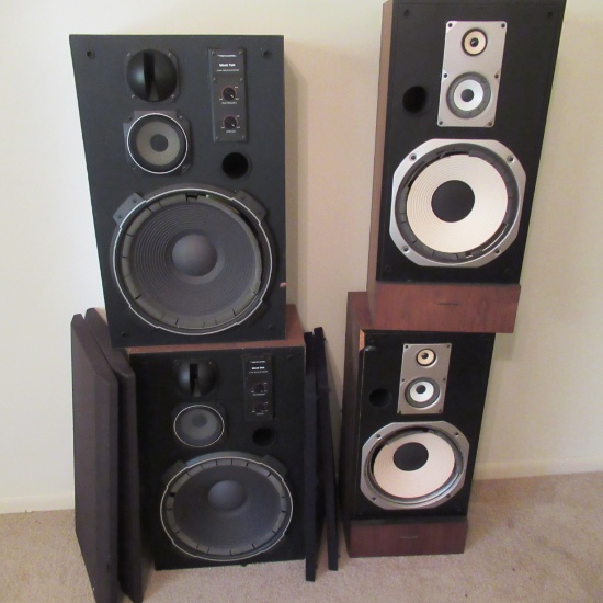 Four Realistic Speakers - Radio Shack