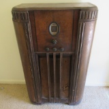 Tube Type Philco Floor Radio