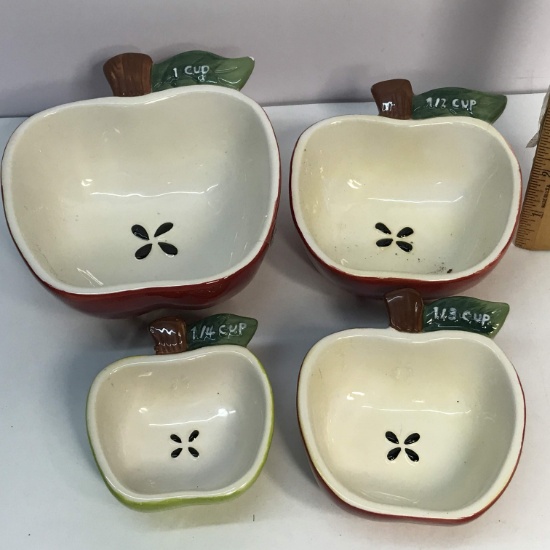 Set of 4 Ceramic Cracker Barrel Apple Measuring Cups