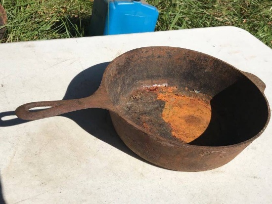 Early Cast Iron Frying Pan