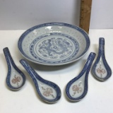 Porcelain Oriental Bowl with 4 Soup Spoons
