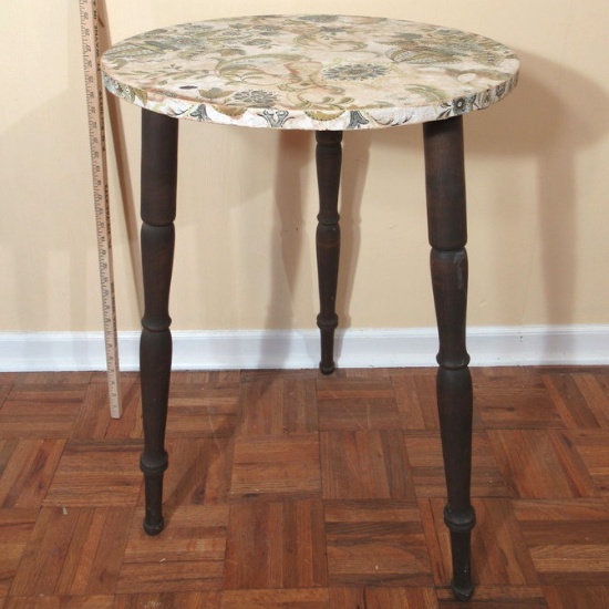 Round Top 3 Leg Plant Stand/Side Table