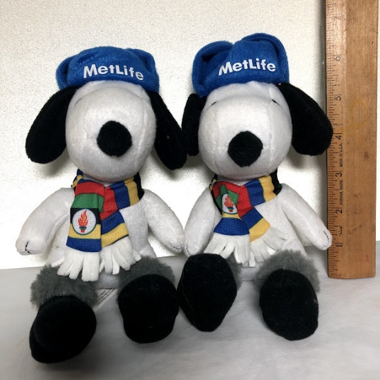 MetLife Collectible Plush Snoopy Dogs