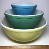 Set of 3 Vintage Pyrex Multi-Colored Nesting Bowls